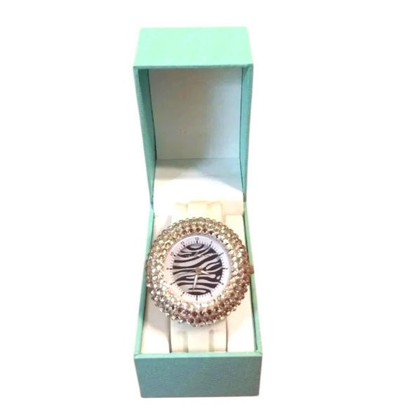 Wanova "bling" watch NWT never worn has battery - Picture 3 of 6